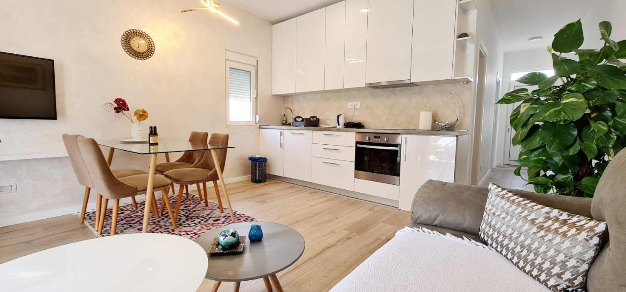 Apartments Tivat Extérieur photo