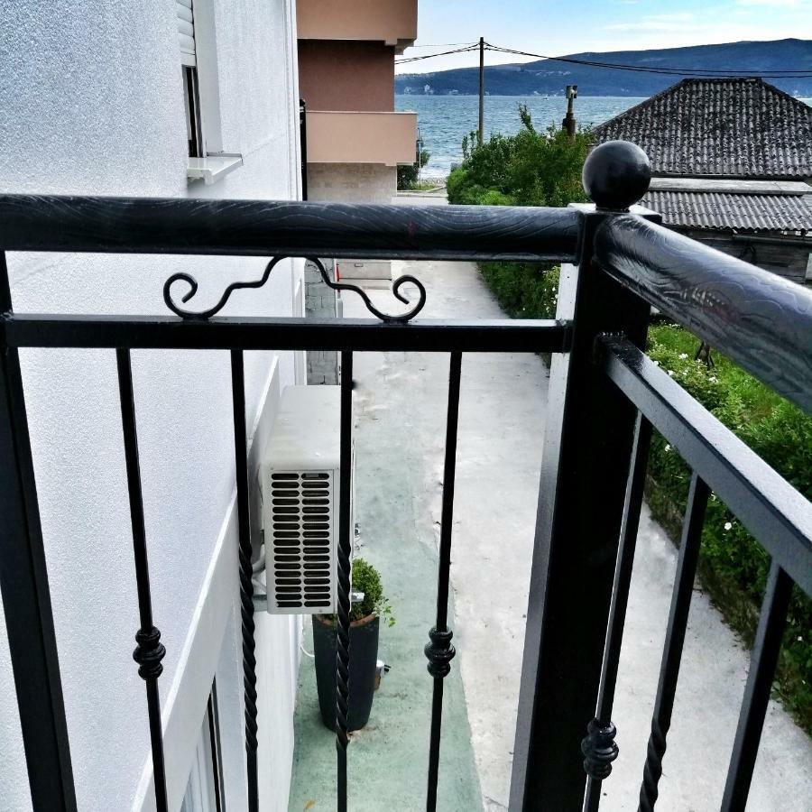 Apartments Tivat Extérieur photo